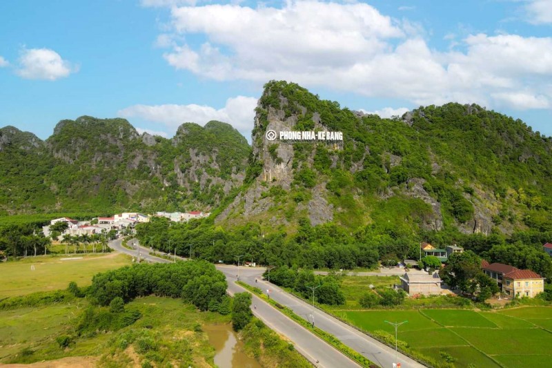 Vườn quốc gia Phong Nha - Kẻ Bàng được UNESCO công nhận là Di sản thiên nhiên thế giới.