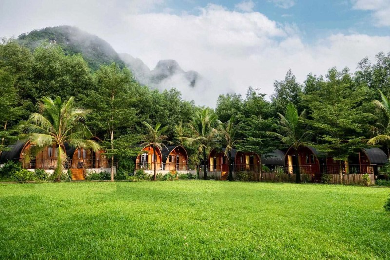 Chày Lập Farmstay xanh mướt sau mưa.