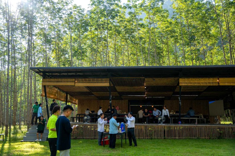 Giải lao giữa thiên nhiên.