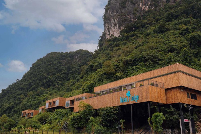 Tú Làn Lodge: Khu nghỉ dưỡng độc đáo giữa núi đá vôi Tân Hóa.