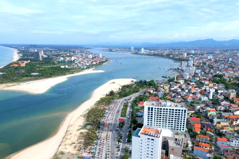 Bãi biển Nhật Lệ, đẹp mê hồn.