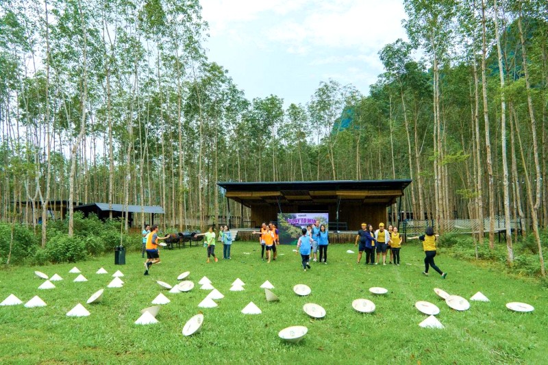 Blue Diamond thiết kế teambuilding theo yêu cầu.