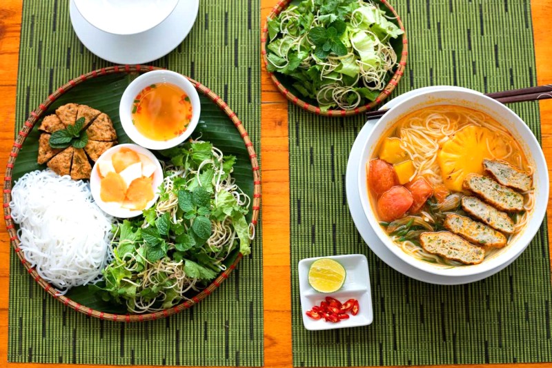 Bún chả cá trắm Phong Nha ngon tại Chày Lập Farmstay.