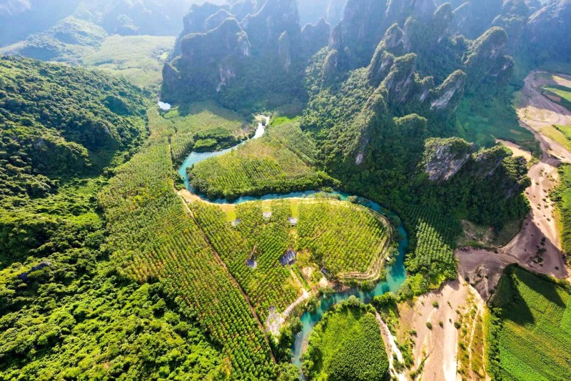 Blue Diamond Camp nhìn từ trên cao.