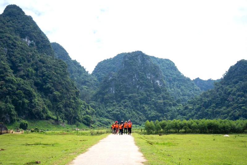 Khám phá Tú Làn: Bắt đầu hành trình.