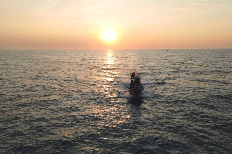 Hoàng hôn, bình minh trên biển, tuyệt đẹp từ làng chài.