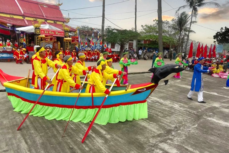 Lễ hội cầu ngư: mong mưa thuận gió hòa, tôm cá đầy khoang.